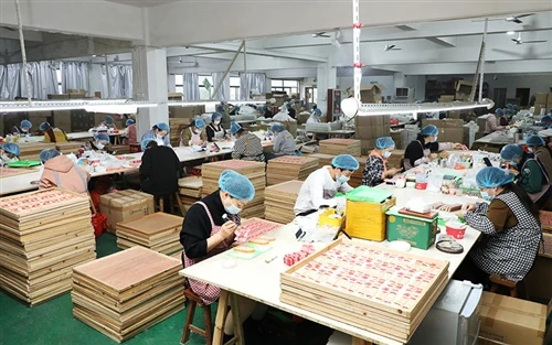 Wewnątrz naszej fabryki pras na gwoździach: jakość produkcji i rzemiosła